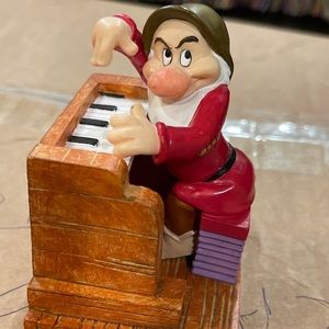 Snow White and Seven Dwarves Disney 65th Grumpy